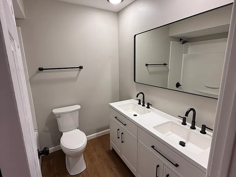 933 W Main St #933 — Photo 6