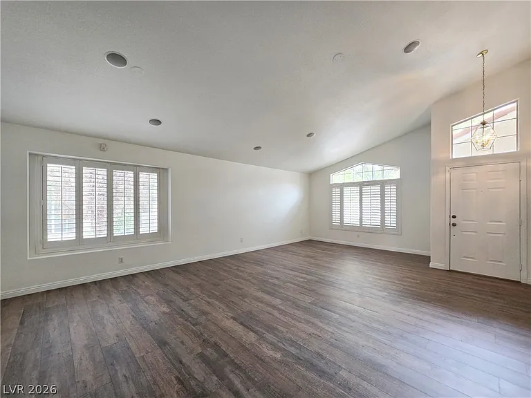 1909 Scenic Sunrise Dr — Photo 2