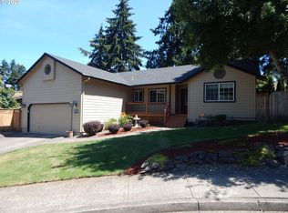 555 S 67th Pl, Springfield, OR 97478