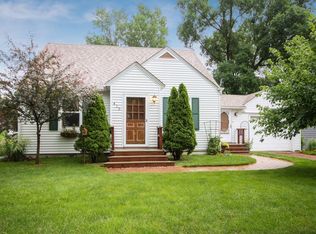 415 S 8th Ave, Winterset, IA 50273