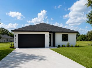 694 E Brookins Ave, Eagle Lake, FL 33839