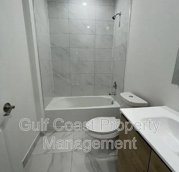 662 Windermere Dr — Photo 13