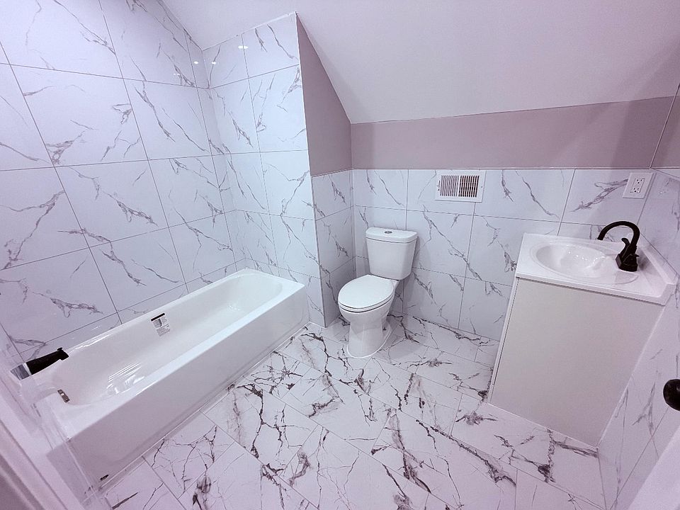 2nd image of 463-465 E 18th St #3