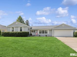 2714 Harmony Dr, Bettendorf, IA