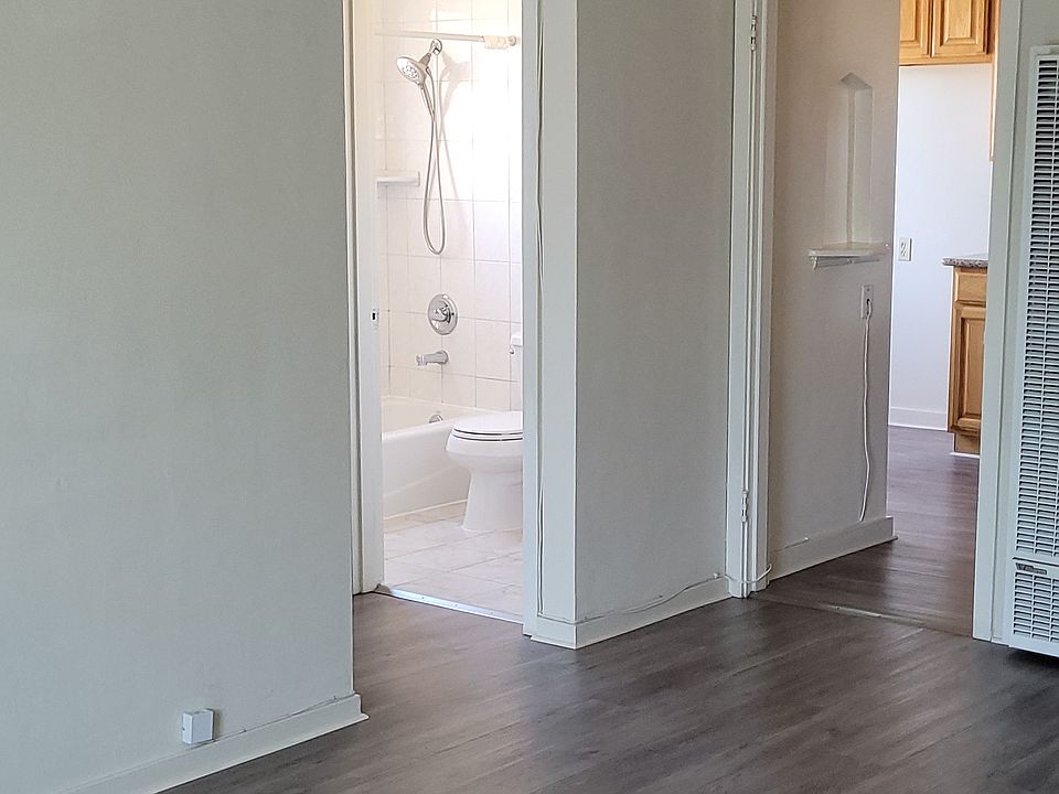 view frp, living room to bathroom and kitchen.