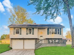 4762 Pine Trace Dr, Youngstown, OH 44515