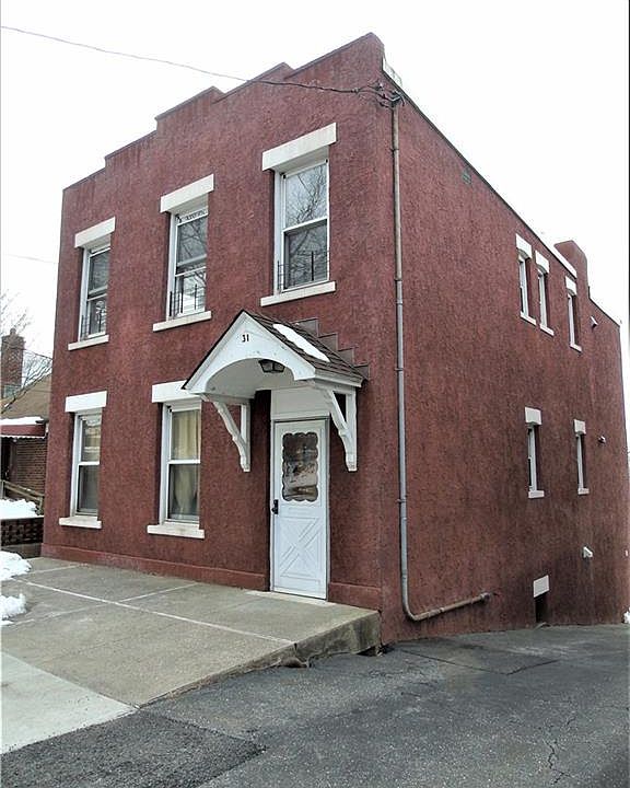 1st image of 31 Manning Ave Floor 2