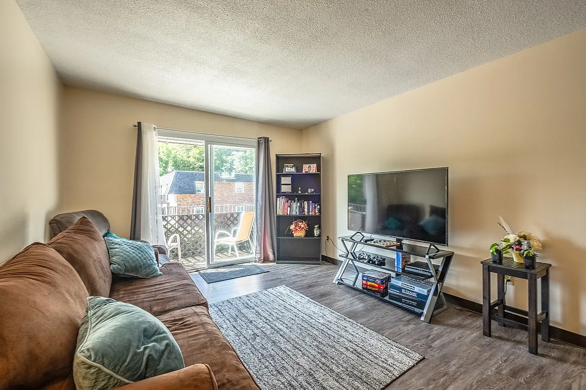 Jaffwood Apartments — Photo 4