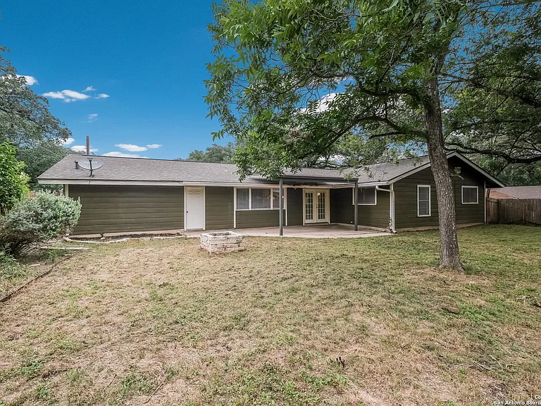 734 Susie Ct — Photo 16