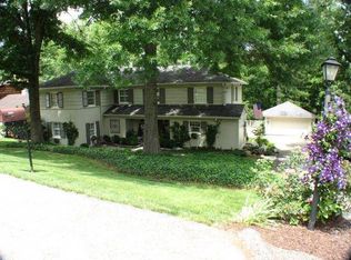 1405 Sweetbrier Rd, Charleston, WV 25314