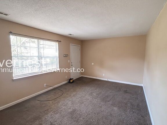 4th image of 716 Marley Way
