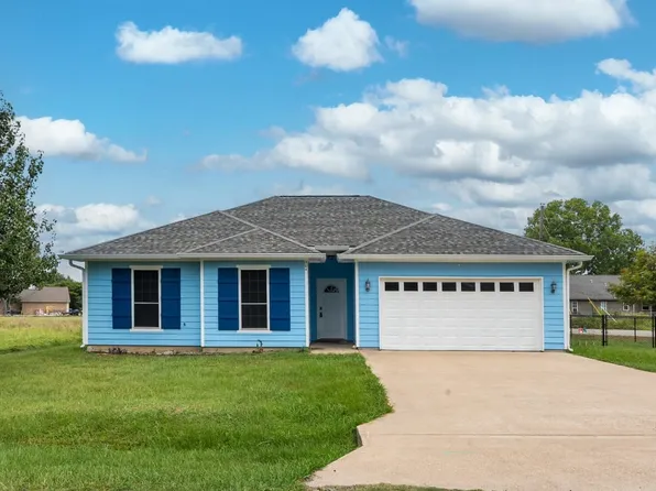 304 Port Dr, Mabank, TX 75156
