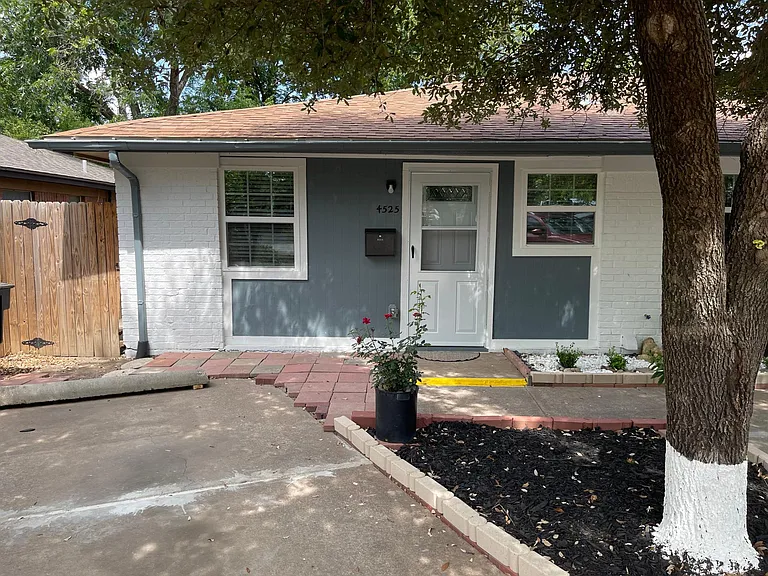 4525 Merida Ave — Photo 1