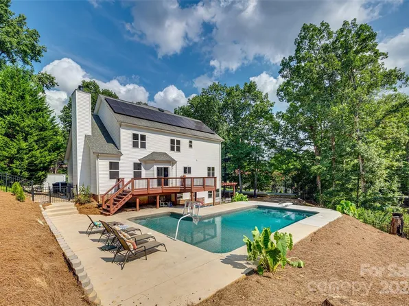 164 Quiet Cove Rd, Mooresville, NC 28117