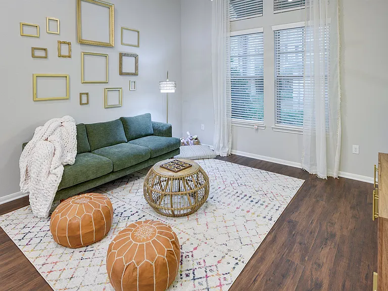 900 Gordon Heights Ln — Photo 5