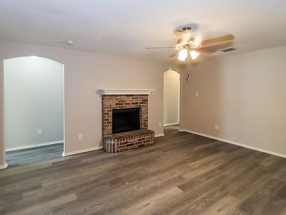 3rd image of 2517 Castle Pines Dr