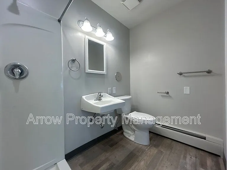 407 H St #7-2 — Photo 8