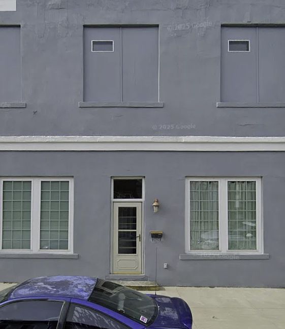 1st image of 109 W McPherson St