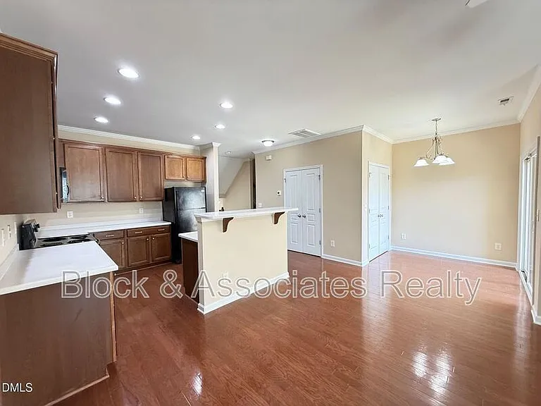 705 Keystone Park Dr #26 — Photo 9