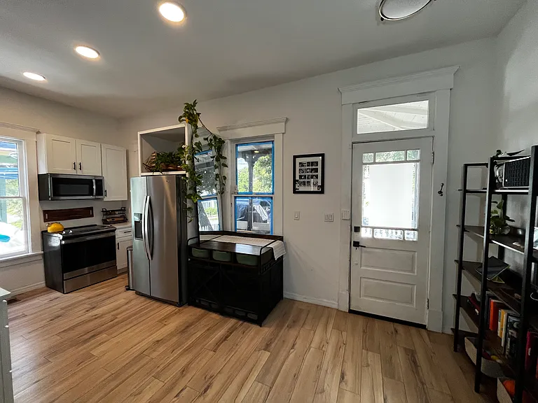 1407 Walnut St — Photo 12