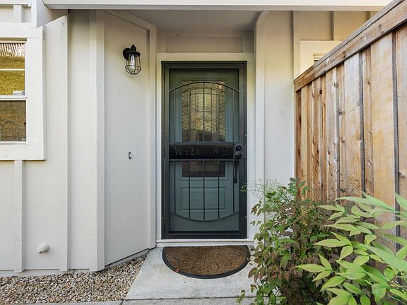 3rd image of 70 Marina Ridge Court