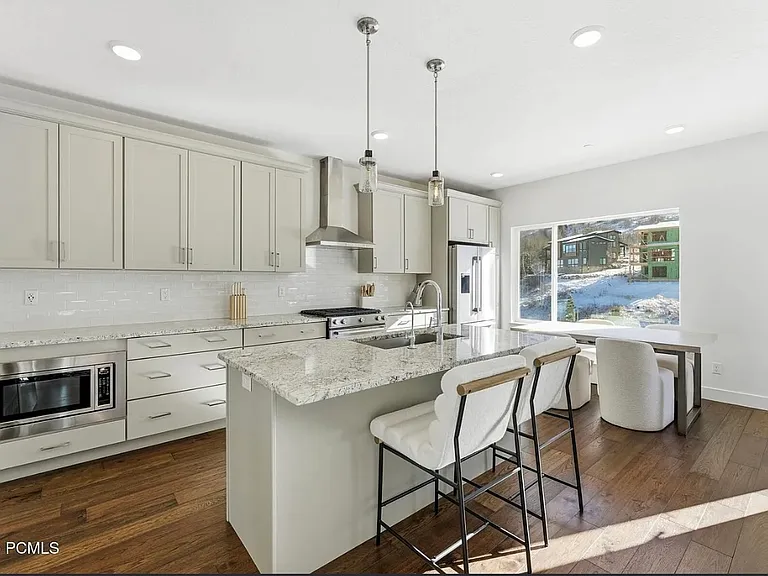 8216 N Toll Creek Ln — Photo 3
