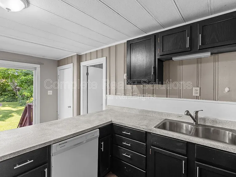 2724 Pasteur Ave — Photo 22