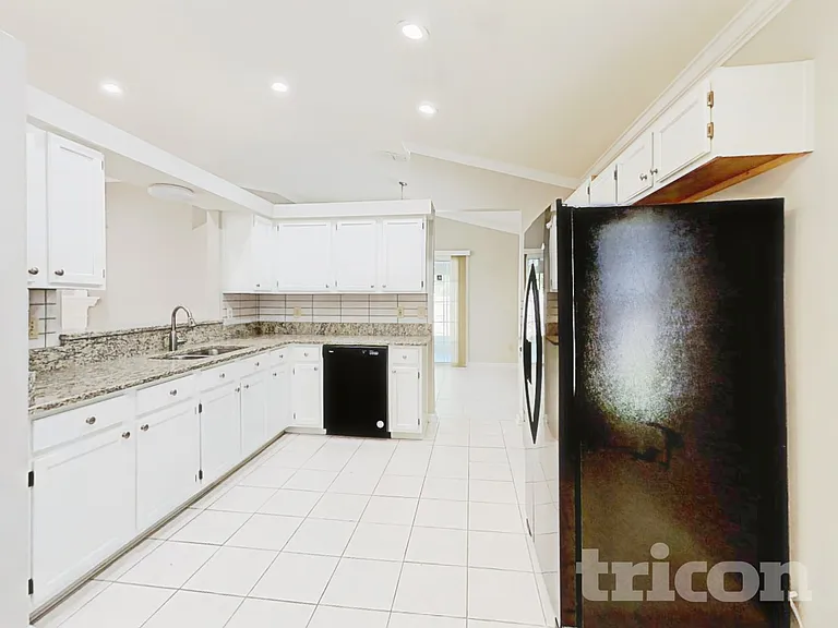 7839 Spring Branch Dr S — Photo 5