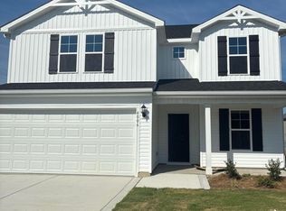 4006 Racking Horse Rd, Hope Mills, NC 28348