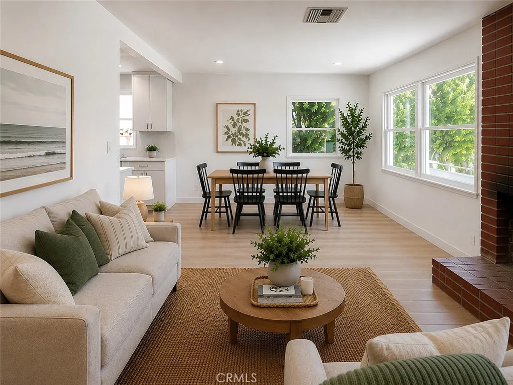3 bed, 1024 sqft, $3,950 — Photo 4