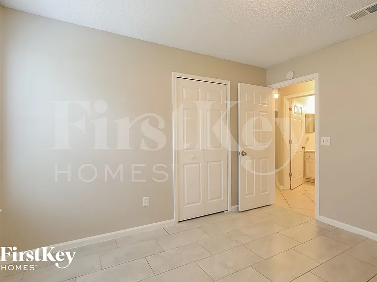 5372 Chestnut Lake Dr — Photo 15