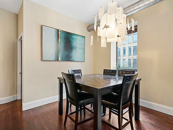 3rd image of 501 N Wells St #W