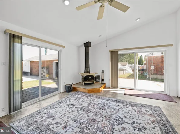 25 Monticello Blvd, New Castle, DE 19720