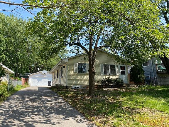 2nd image of 2052 3rd St N