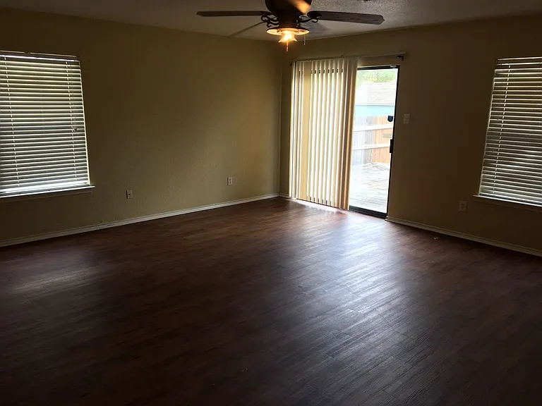 10328 Garbacz Dr — Photo 5