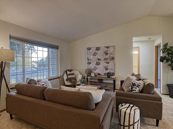 5th image of 723 E Kathy Lee Ave