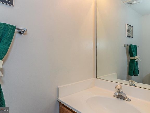 4th image of 1740 Tiger Lily Cir