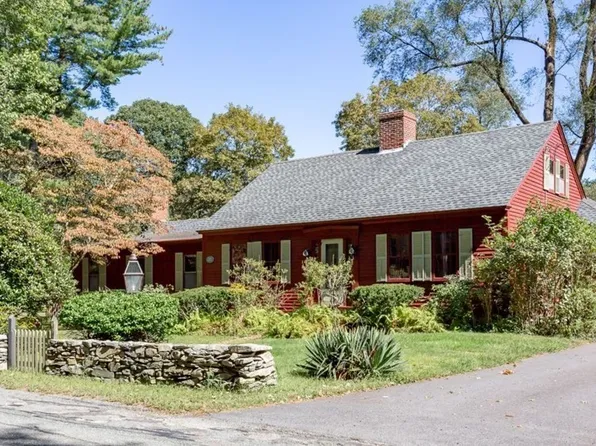 12 Southworth St, Lakeville, MA 02347