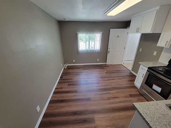 5th image of 302 W Queen St APT 24