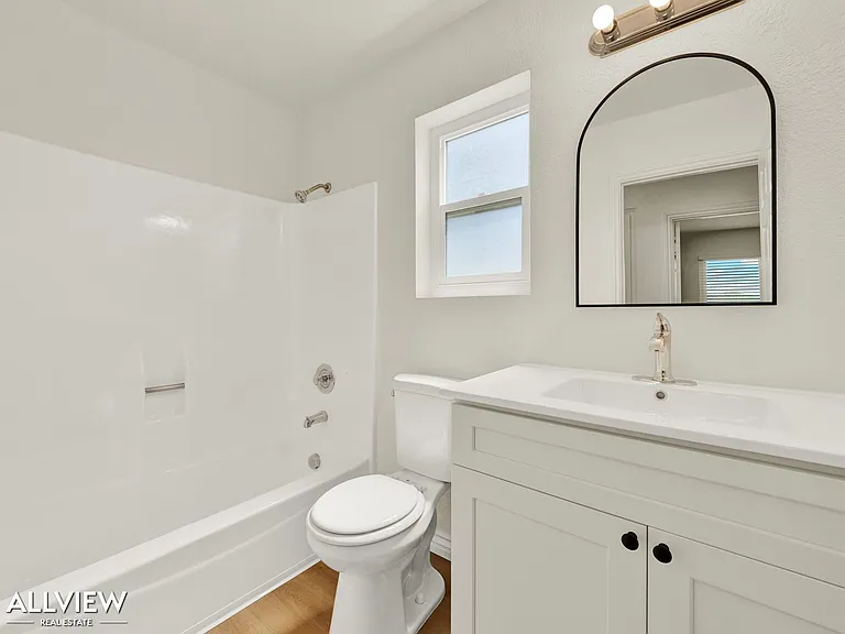980 E Mission Ave — Photo 18