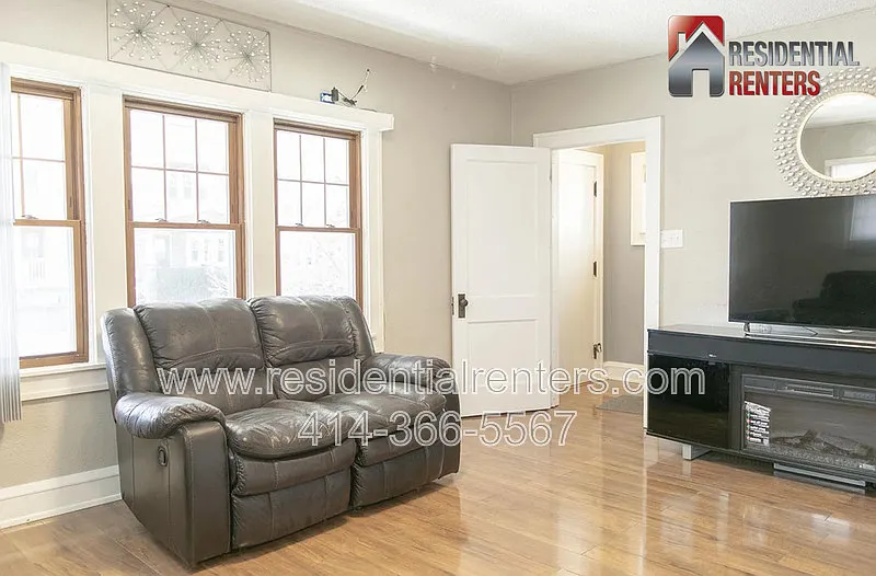 4 bed, 1.0 bath, 1500 sqft, $1,995 — Photo 2