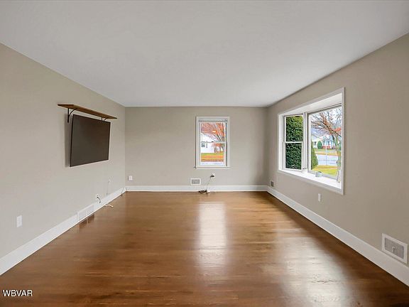 5th image of 1331 Morgan Ave