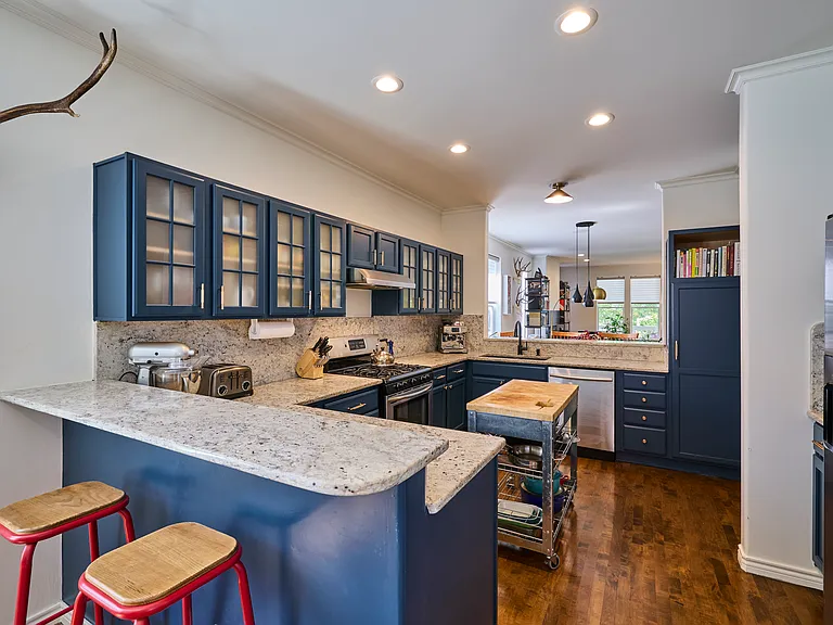 38 Ferguson Dr — Photo 12