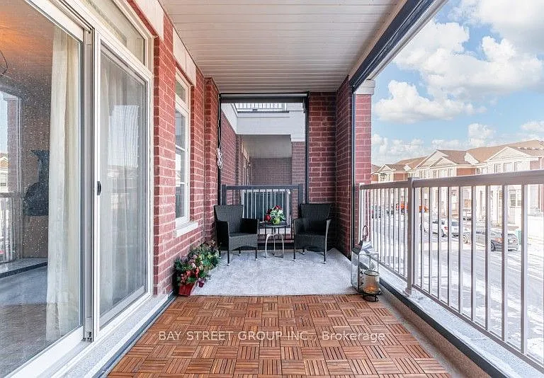 121 Luzon Ave — Photo 36
