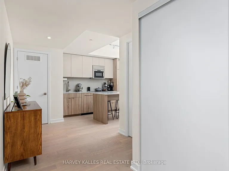 840 Saint Clair Ave W #803 — Photo 4