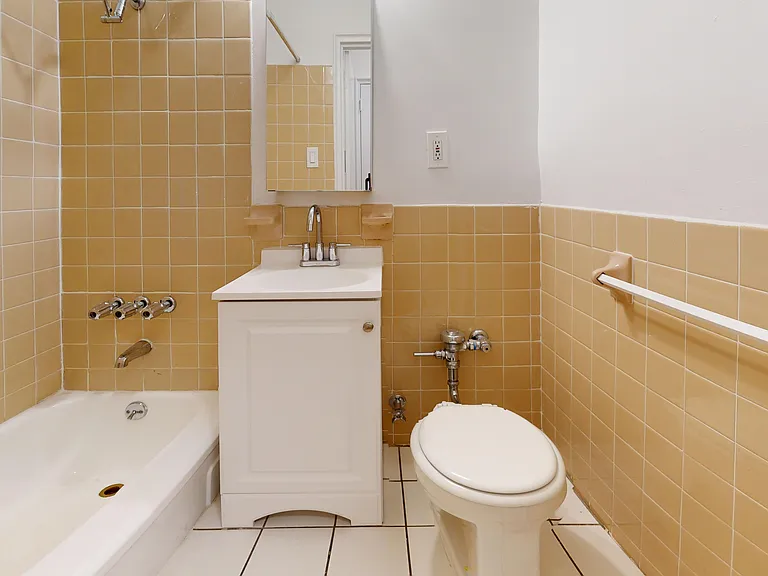 337 E 90th St #3D — Photo 5