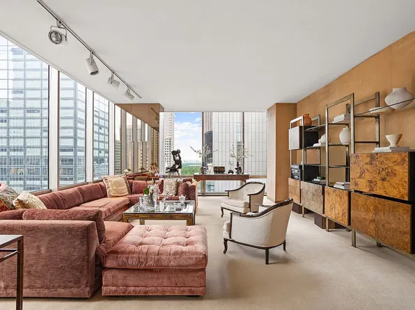 641 5th Ave #23A, New York, NY 10022