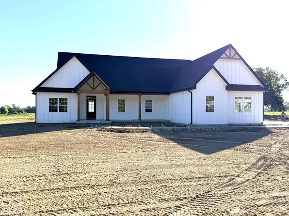 7 Fennec Ln, Crawfordsville, IN 47933