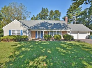 18 Buttonwood Dr, Somerset, NJ