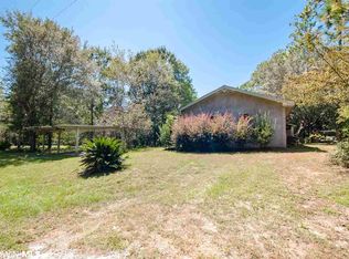 19253 E River Rd, Silverhill, AL 36576